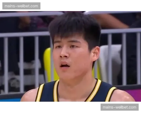 广东陈家政末节7中6狂砍20分 年轻球员爆发打脸杜锋轮换